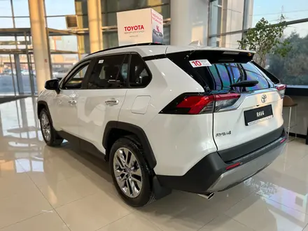Toyota RAV4 Luxe 2025 года за 21 220 000 тг. в Алматы – фото 4