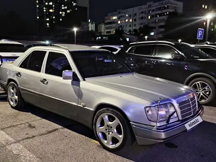 Mercedes-Benz E 280 1994 года за 3 550 000 тг. в Алматы