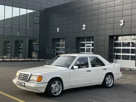 Mercedes-Benz E 320 1993 года за 3 200 000 тг. в Алматы – фото 2