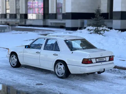 Mercedes-Benz E 320 1993 года за 3 200 000 тг. в Алматы – фото 11