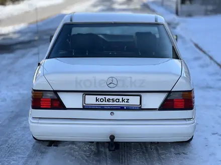 Mercedes-Benz E 320 1993 года за 3 200 000 тг. в Алматы – фото 12