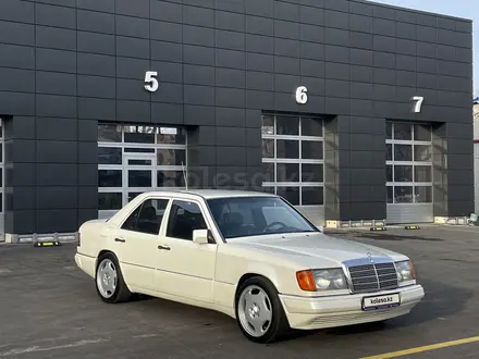 Mercedes-Benz E 320 1993 года за 3 200 000 тг. в Алматы