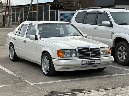 Mercedes-Benz E 320 1993 года за 3 200 000 тг. в Алматы – фото 21