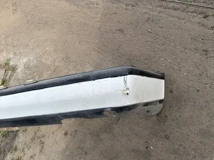 Задний бампер Nissan Primera P10 хэтчбек за 15 000 тг. в Караганда – фото 3