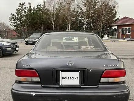 Toyota Avalon 1997 года за 3 000 000 тг. в Алматы – фото 4