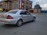 Mercedes-Benz C 180 2002 годаүшін3 300 000 тг. в Актобе – фото 3