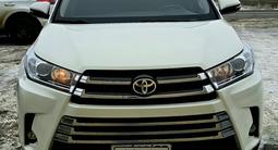 Toyota Highlander 2014 года за 9 800 000 тг. в Атырау