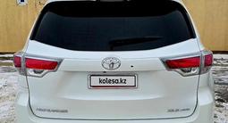 Toyota Highlander 2014 года за 9 800 000 тг. в Атырау – фото 2