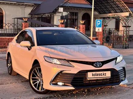 Toyota Camry 2023 года за 15 700 000 тг. в Алматы – фото 16