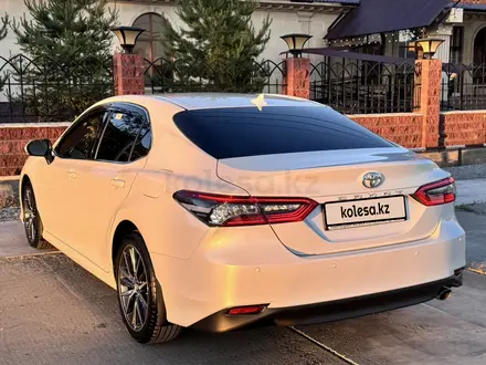 Toyota Camry 2023 года за 15 700 000 тг. в Алматы – фото 23