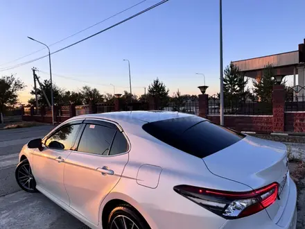 Toyota Camry 2023 года за 15 700 000 тг. в Алматы – фото 17