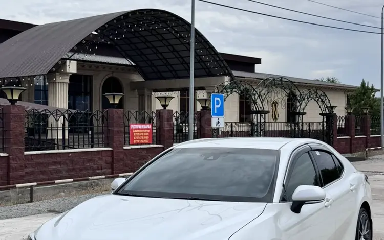 Toyota Camry 2023 года за 15 700 000 тг. в Алматы