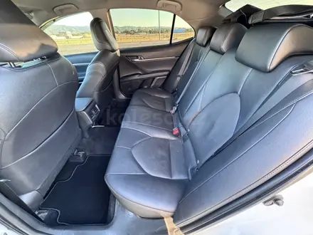 Toyota Camry 2023 года за 15 700 000 тг. в Алматы – фото 31