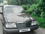 Mercedes-Benz E 220 1994 года за 1 300 000 тг. в Талдыкорган