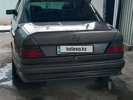 Mercedes-Benz E 220 1994 года за 1 300 000 тг. в Талдыкорган – фото 5