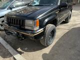 Jeep Grand Cherokee 1993 годаүшін3 000 000 тг. в Жезказган
