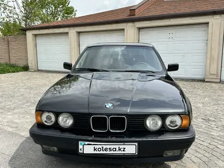 BMW 520 1994 года за 2 100 000 тг. в Шымкент