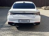 Hyundai Elantra 2020 года за 8 500 000 тг. в Актобе – фото 3