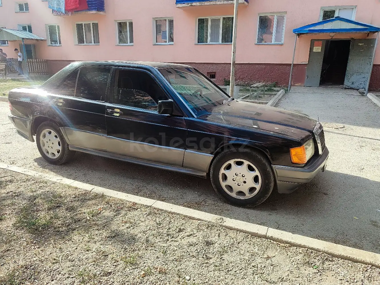 Mercedes-Benz 190, 1990