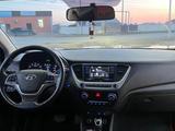 Hyundai Accent 2018 года за 7 500 000 тг. в Актау – фото 2