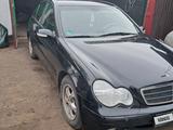 Mercedes-Benz C 200 2002 годаfor3 300 000 тг. в Павлодар