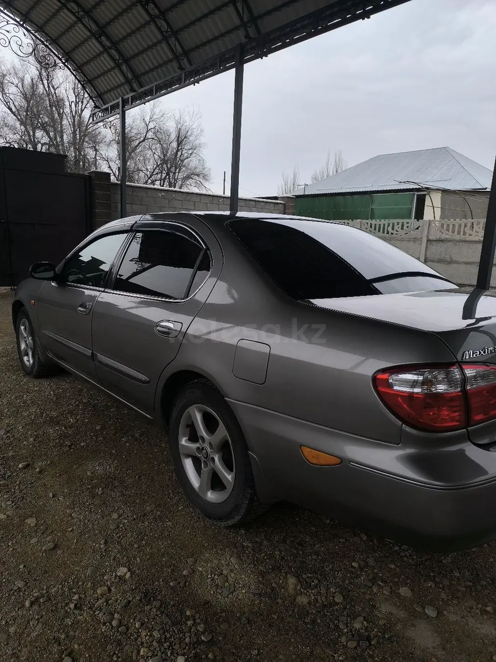 Nissan Maxima, 2001
