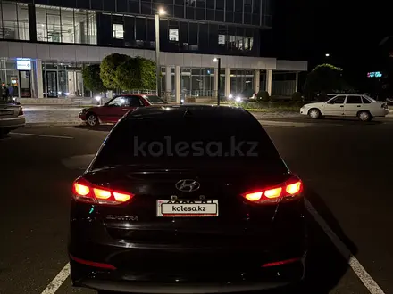 Hyundai Elantra 2017 года за 4 200 000 тг. в Актау – фото 5