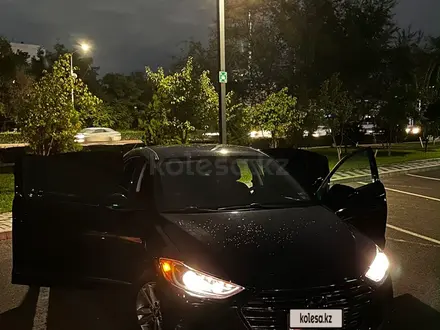 Hyundai Elantra 2017 года за 4 200 000 тг. в Актау – фото 4