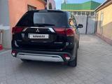 Mitsubishi Outlander 2018 года за 11 650 000 тг. в Алматы – фото 4