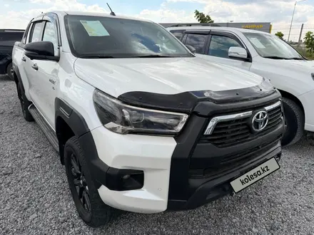 Toyota Hilux 2022 года за 25 000 000 тг. в Актобе