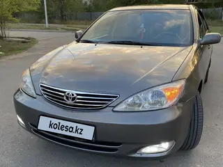 Toyota Camry, 2004