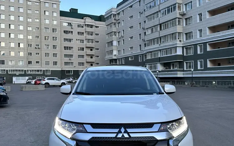 Mitsubishi Outlander 2022 года за 12 000 000 тг. в Астана