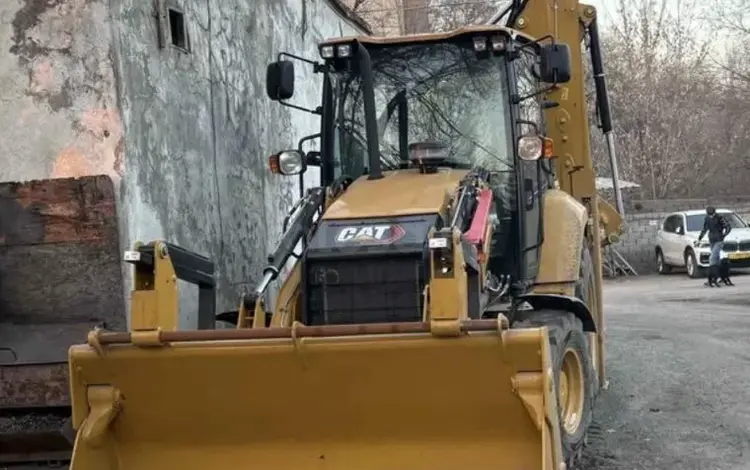 Сдам в долго ю аренду Экскаватор-погрузчик 3 в 1 (петушок) Caterpillar в Алматы