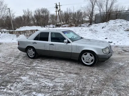 Mercedes-Benz E 220 1994 года за 1 800 000 тг. в Астана – фото 3