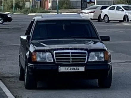 Mercedes-Benz E 200 1994 года за 1 700 000 тг. в Астана – фото 2