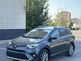 Toyota RAV4 2018 года за 8 300 000 тг. в Актау – фото 2