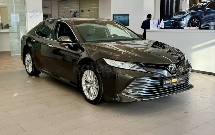 Toyota Camry 2019 года за 14 590 000 тг. в Атырау