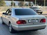 Mercedes-Benz E 280 1999 года за 3 200 000 тг. в Алматы – фото 3
