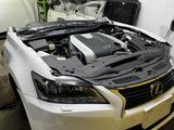 Капот носкат фары бампер дверь салазка крыло зеркало порог фонарь за 340 000 тг. в Алматы – фото 2