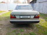 Mercedes-Benz E 230 1991 года за 2 300 000 тг. в Алматы – фото 2