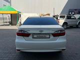 Toyota Camry 2016 года за 13 500 000 тг. в Алматы – фото 2