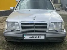 Mercedes-Benz E-Class, 1993