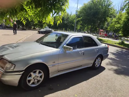 Mercedes-Benz C 280 1995 года за 2 000 000 тг. в Караганда – фото 3