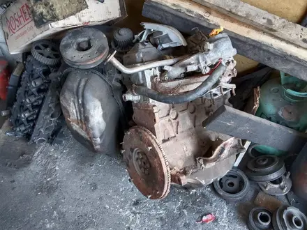 Двигатель головка колектор коленвал поршня блок маховик за 5 000 тг. в Талдыкорган – фото 2