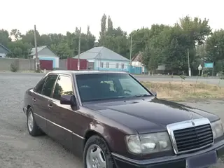 Mercedes-Benz E 230
