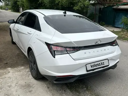 Hyundai Elantra 2023 года за 6 500 000 тг. в Тараз – фото 2
