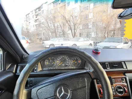 Mercedes-Benz E 280 1993 года за 3 200 000 тг. в Жезказган – фото 2