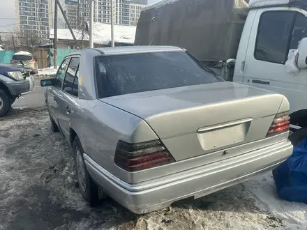 Mercedes-Benz E 300 1995 года за 1 500 000 тг. в Алматы – фото 9