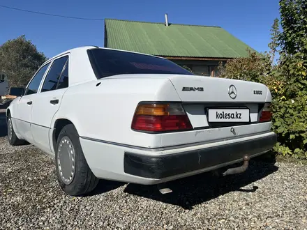 Mercedes-Benz E 200 1993 года за 1 400 000 тг. в Курчум – фото 3