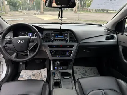 Hyundai Sonata 2015 года за 4 000 000 тг. в Караганда – фото 12